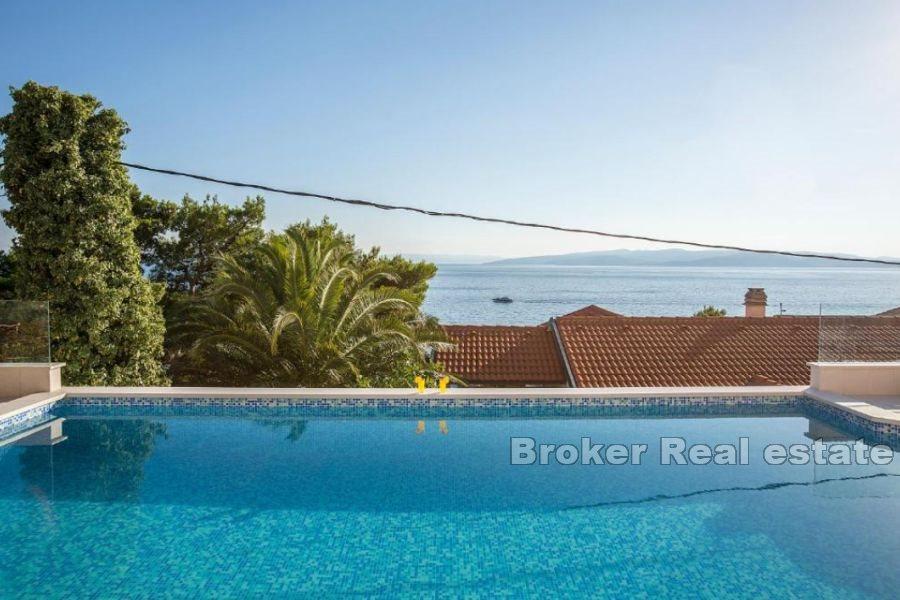 Apartment house with sea view
