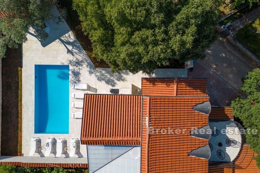 Modern villa med pool