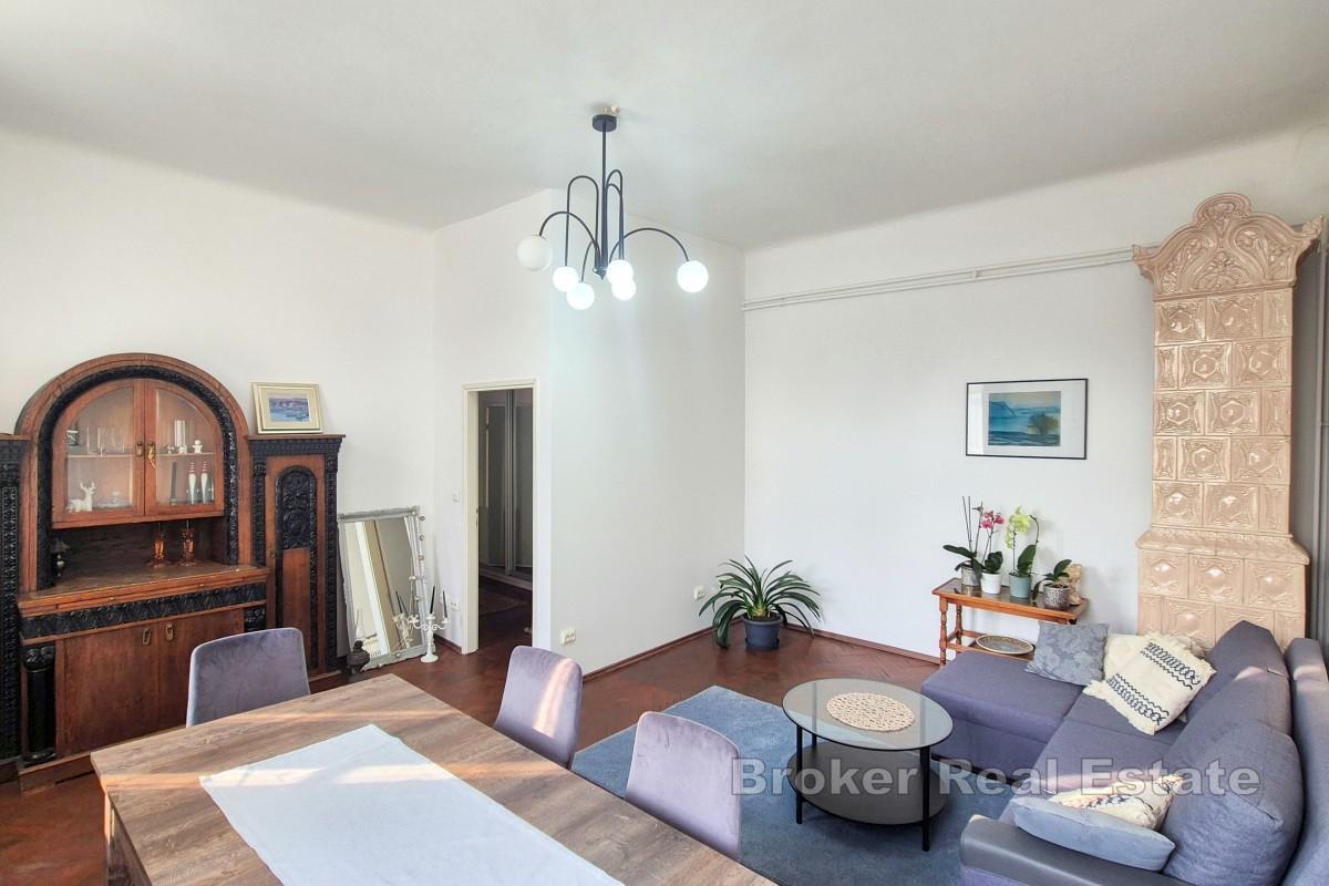 Appartement de trois chambres dans un endroit attrayant à Ilica