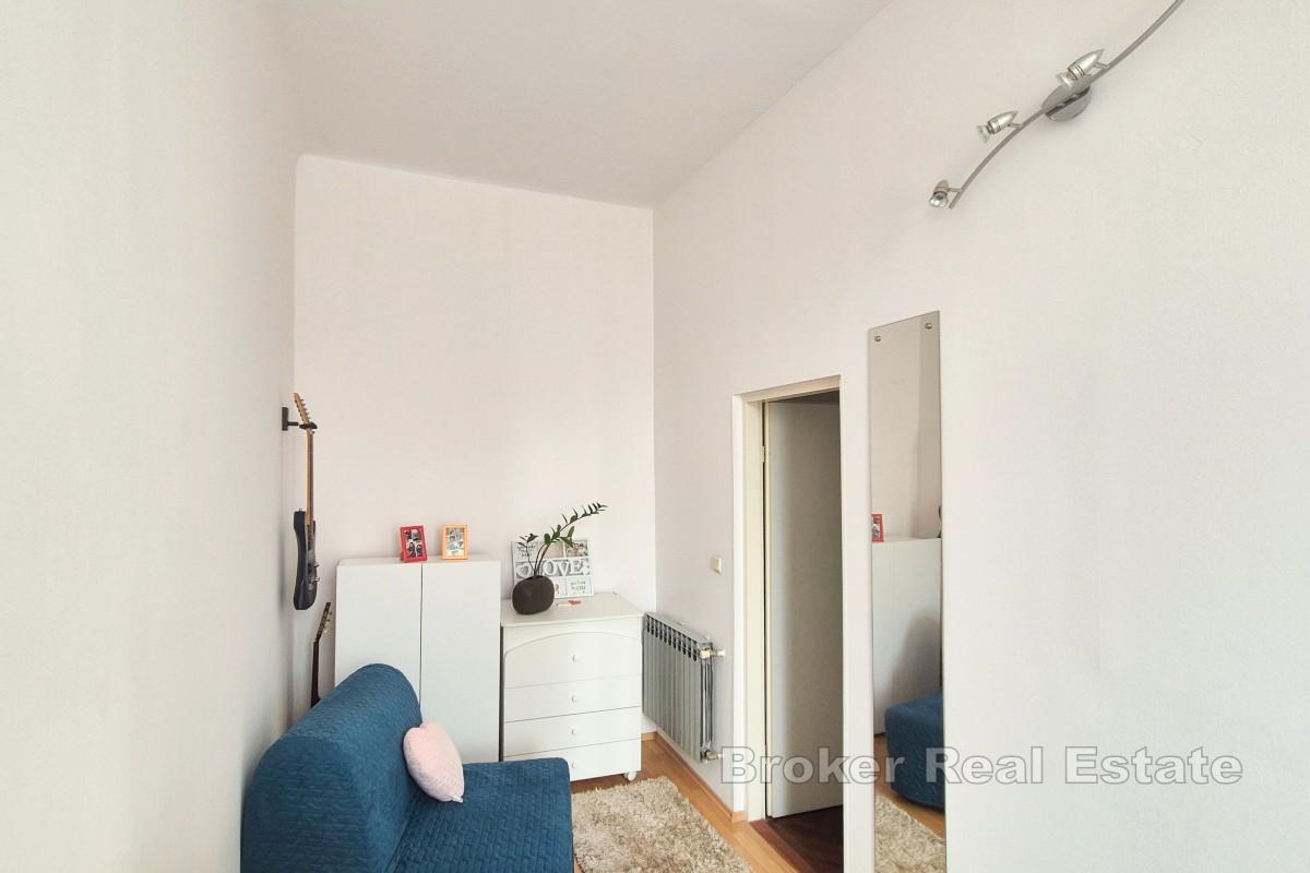 Appartement de trois chambres dans un endroit attrayant à Ilica