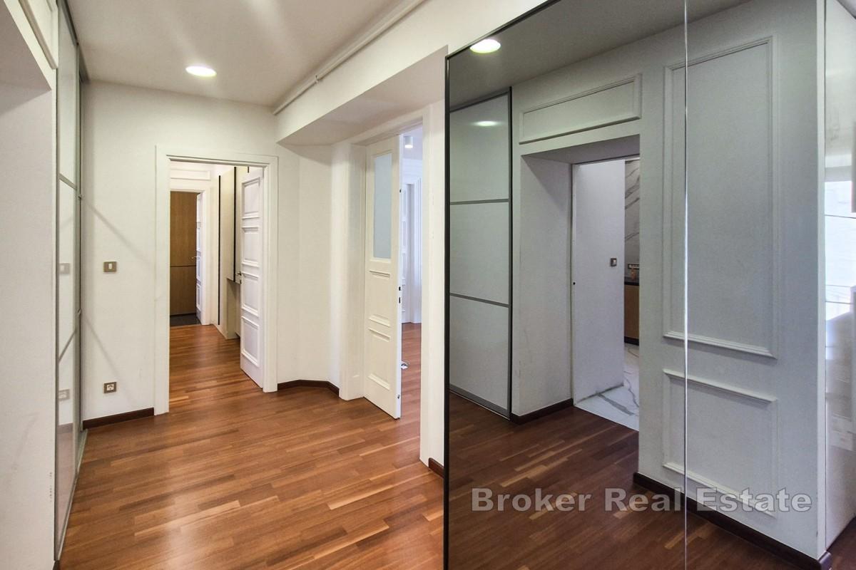 Lyxig trerumslägenhet