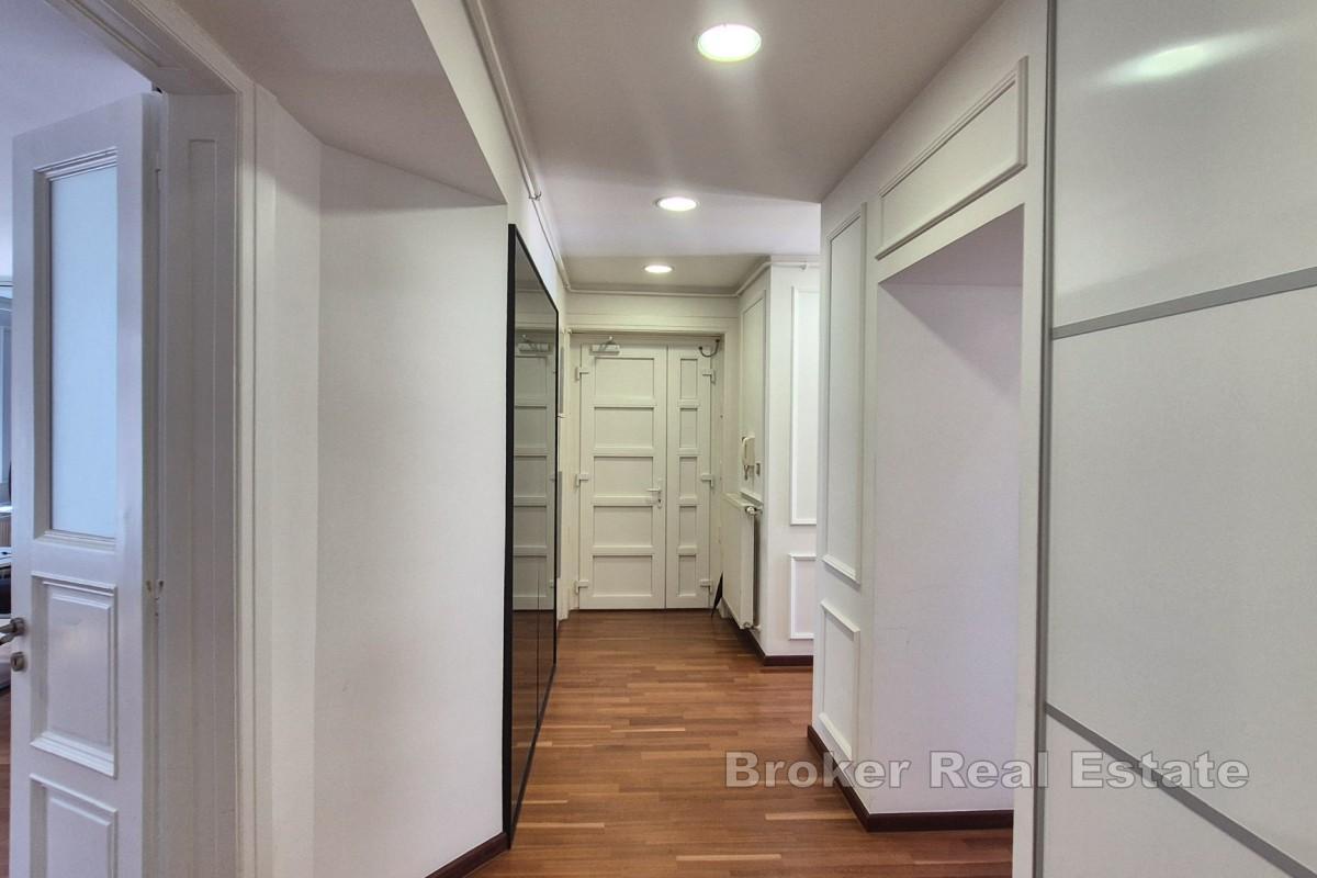 Lyxig trerumslägenhet