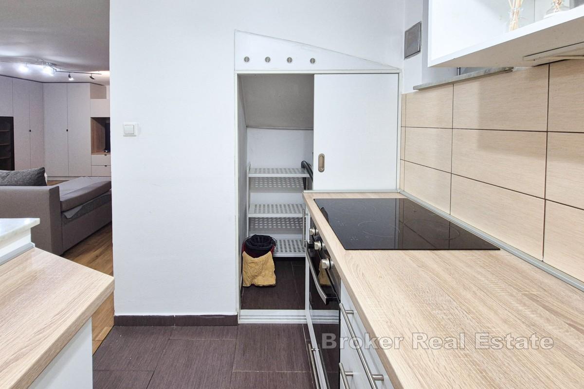 To-etasjes leilighet med to soverom nær sentrum