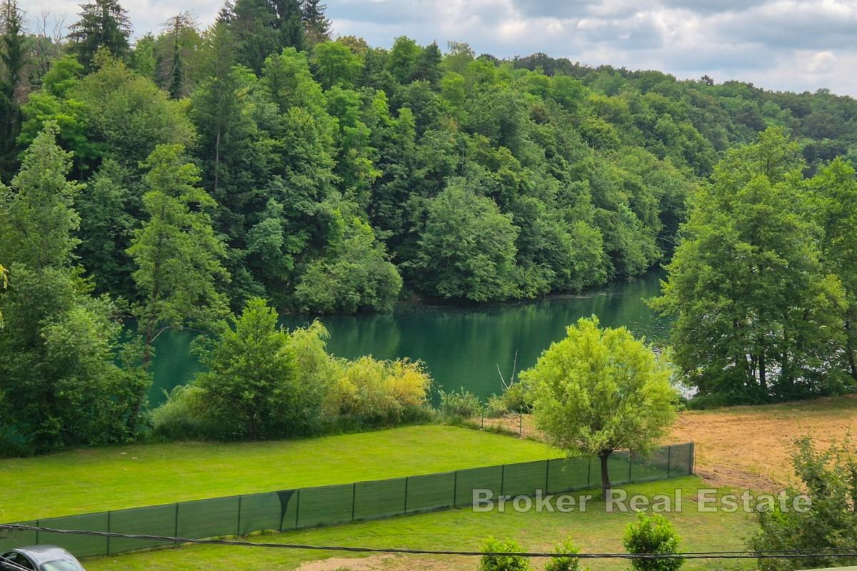 Kuća u blizini rijeke Mrežnice