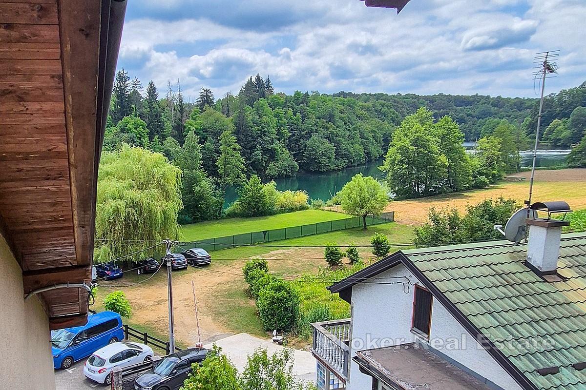 Kuća u blizini rijeke Mrežnice