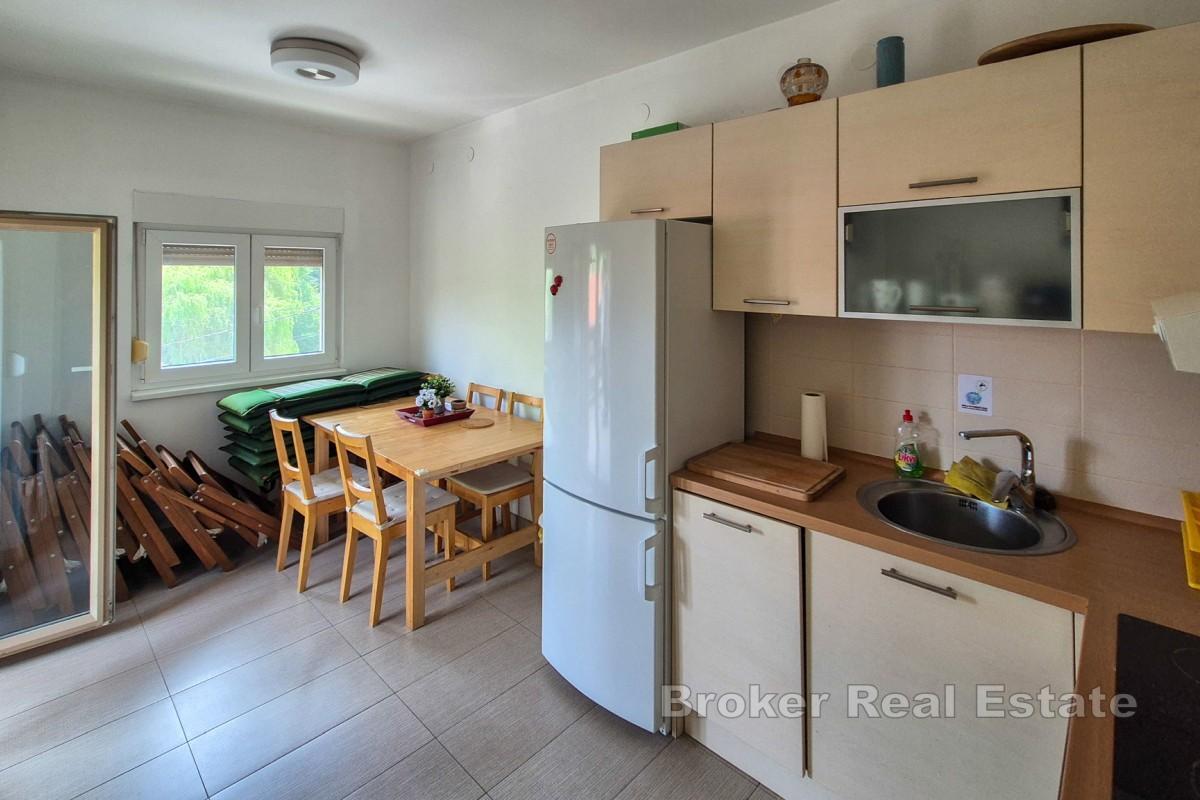 Hus nära floden Mrežnica