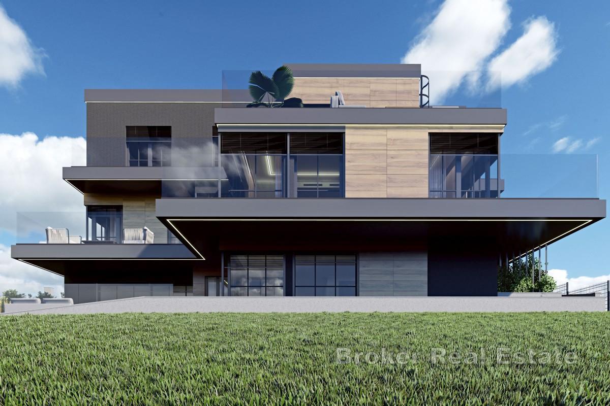 Villa under bygging i fredelige omgivelser