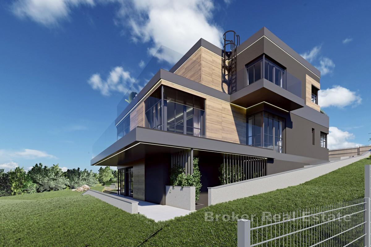 Villa under bygging i fredelige omgivelser