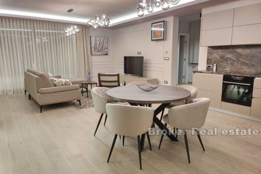 Luxusvilla mit Pool und Meerblick