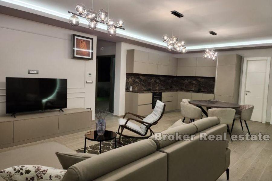 Luxusvilla mit Pool und Meerblick