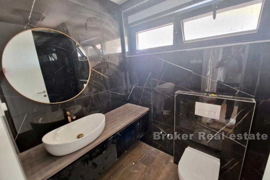 Роскошная квартира с бассейном