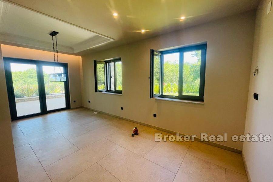 Villa mit Pool und Meerblick