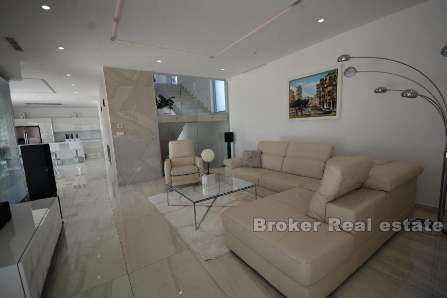 Luxusvilla mit Meerblick