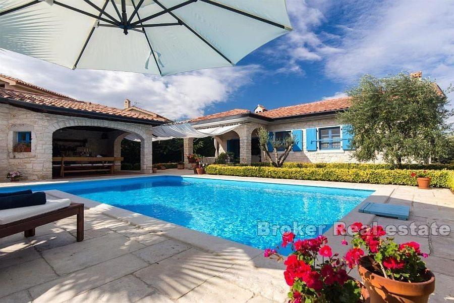 Rustic house with pool