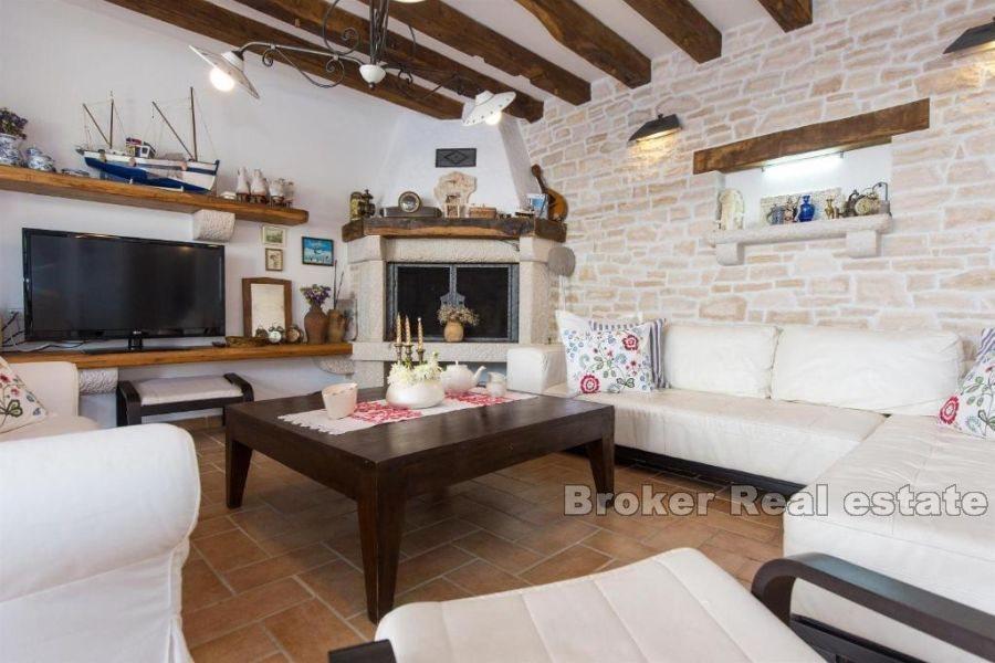 Maison rustique avec piscine