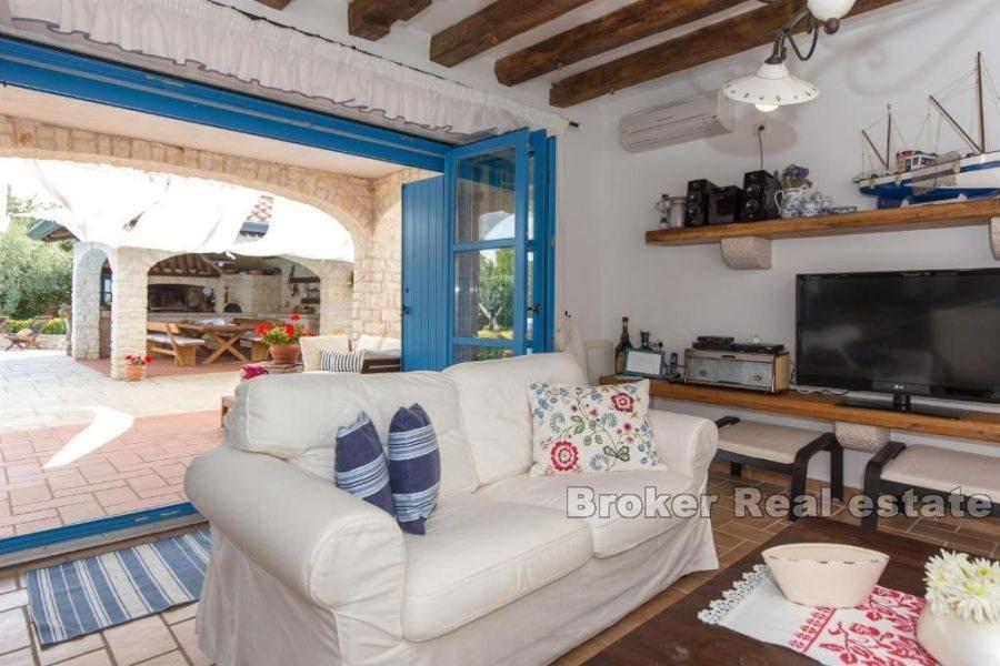 Maison rustique avec piscine
