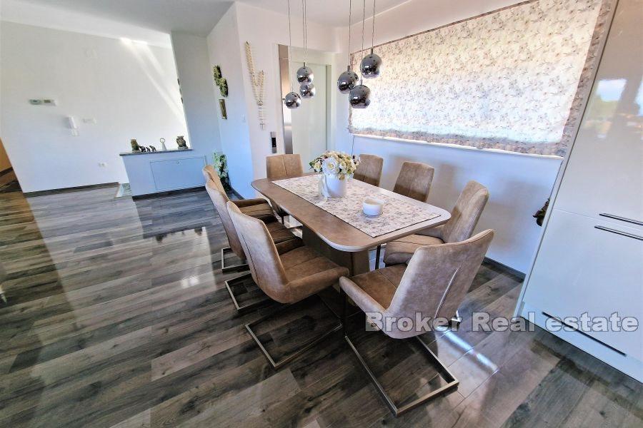 Luxus-Penthouse nur 100 m vom Strand entfernt