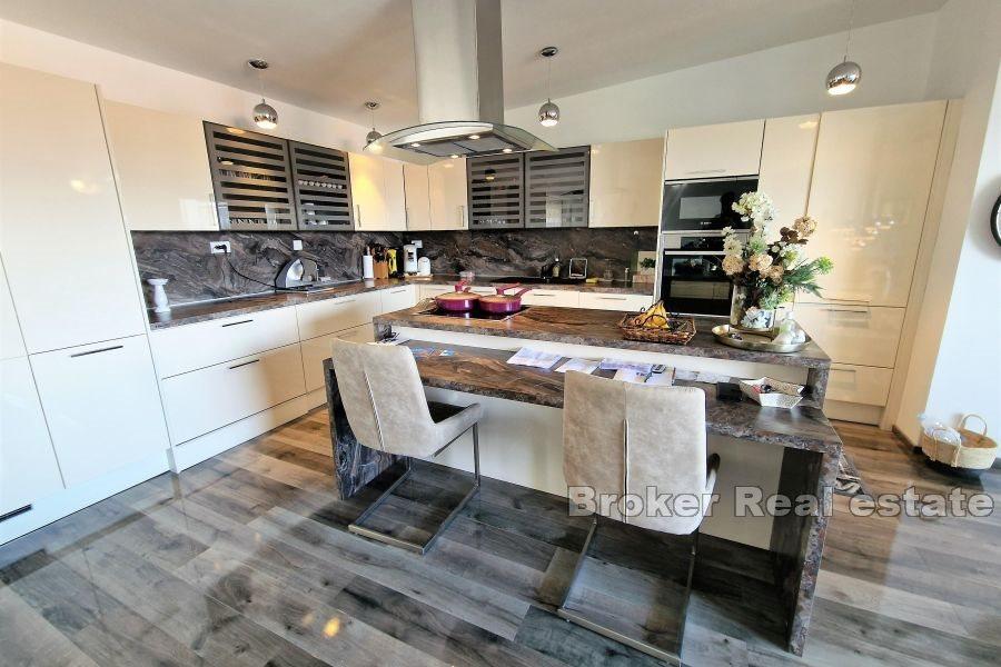 Luxus-Penthouse nur 100 m vom Strand entfernt