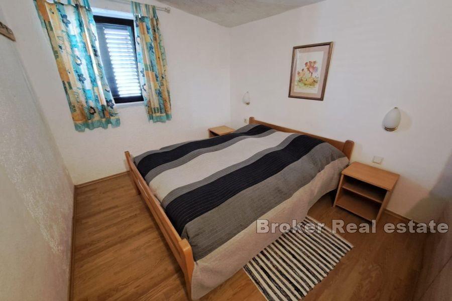 Familiehus med tre boenheter