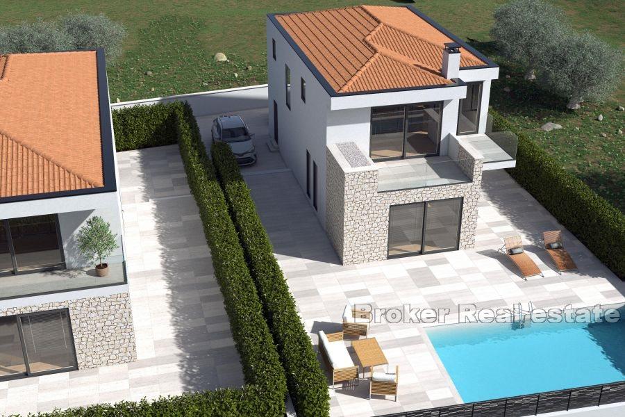 Luksusowa willa w budowie z widokiem na morze