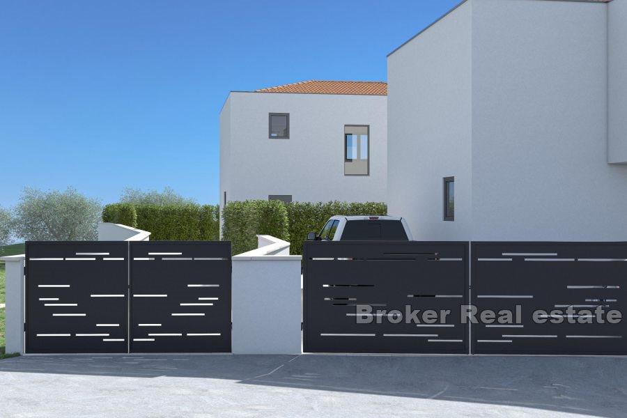 Luksusowa willa w budowie z widokiem na morze