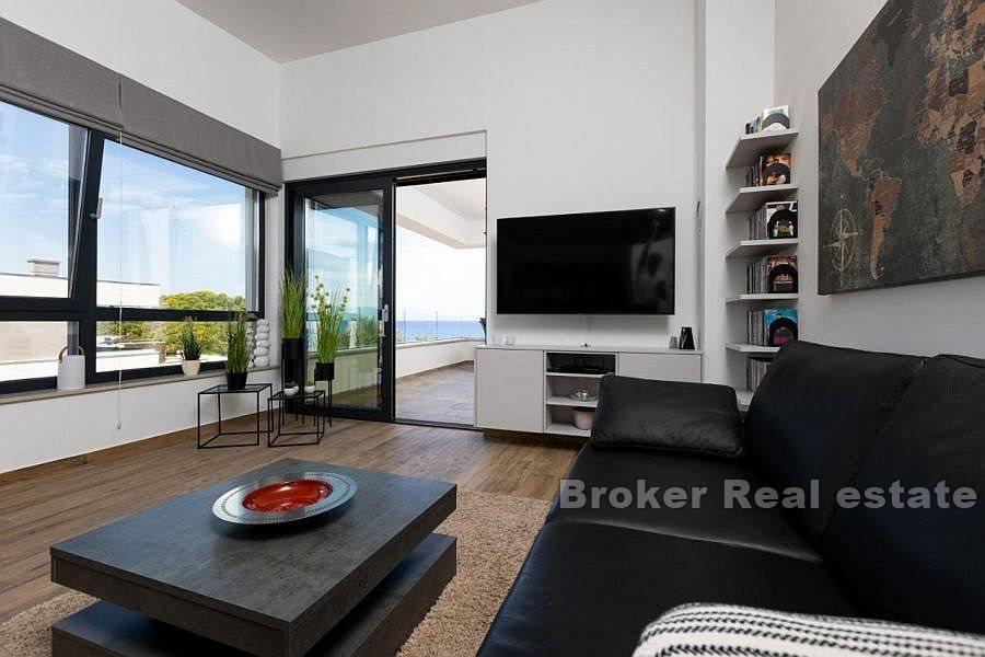 Luxusapartment mit Pool, erste Reihe zum Meer