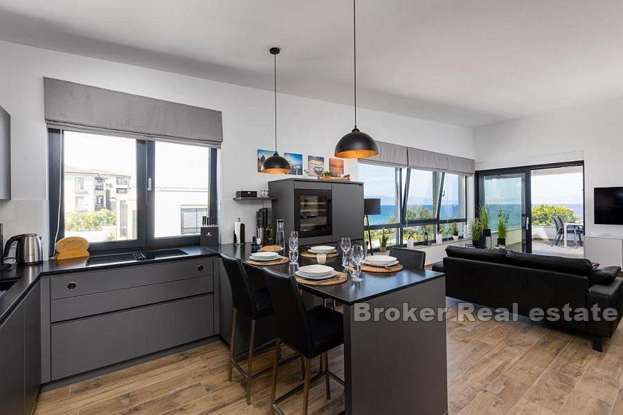 Luxusapartment mit Pool, erste Reihe zum Meer