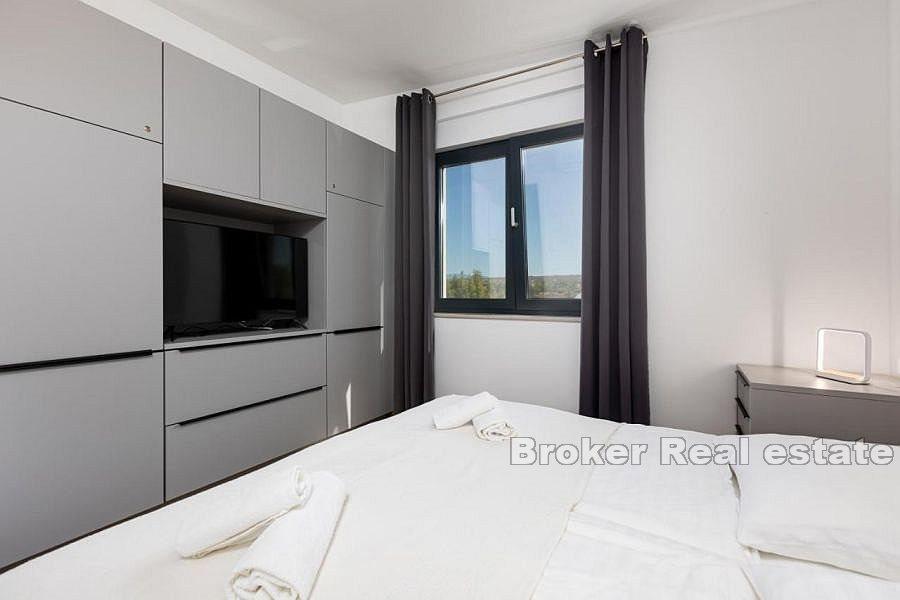 Luxusapartment mit Pool, erste Reihe zum Meer