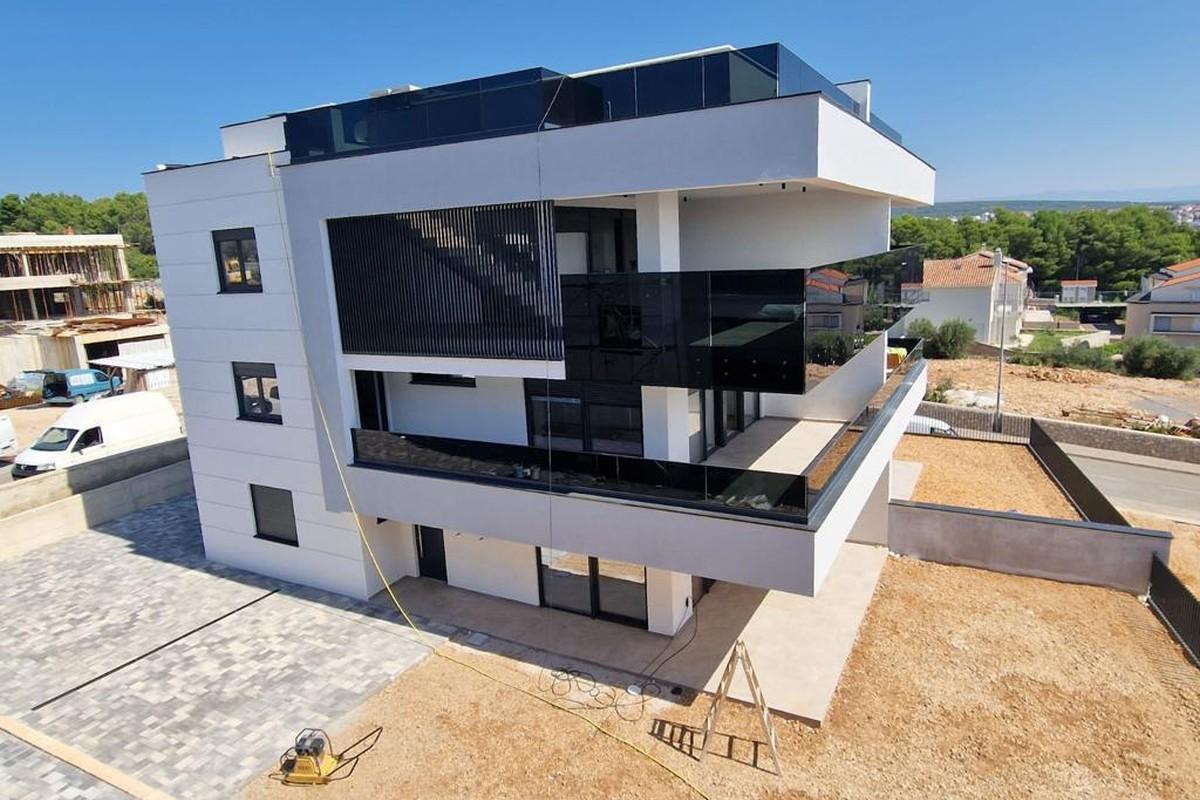 001-1021-24-Krk-Modern-apartment-with-a-garden-for-sale