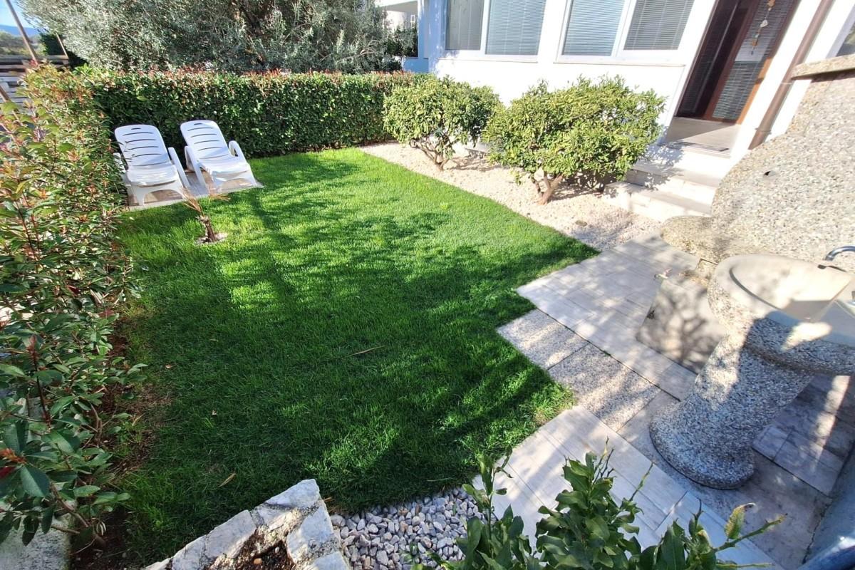 Appartement avec jardin et vue mer