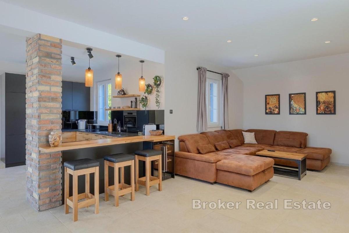 Villa di lusso con piscina in posizione tranquilla