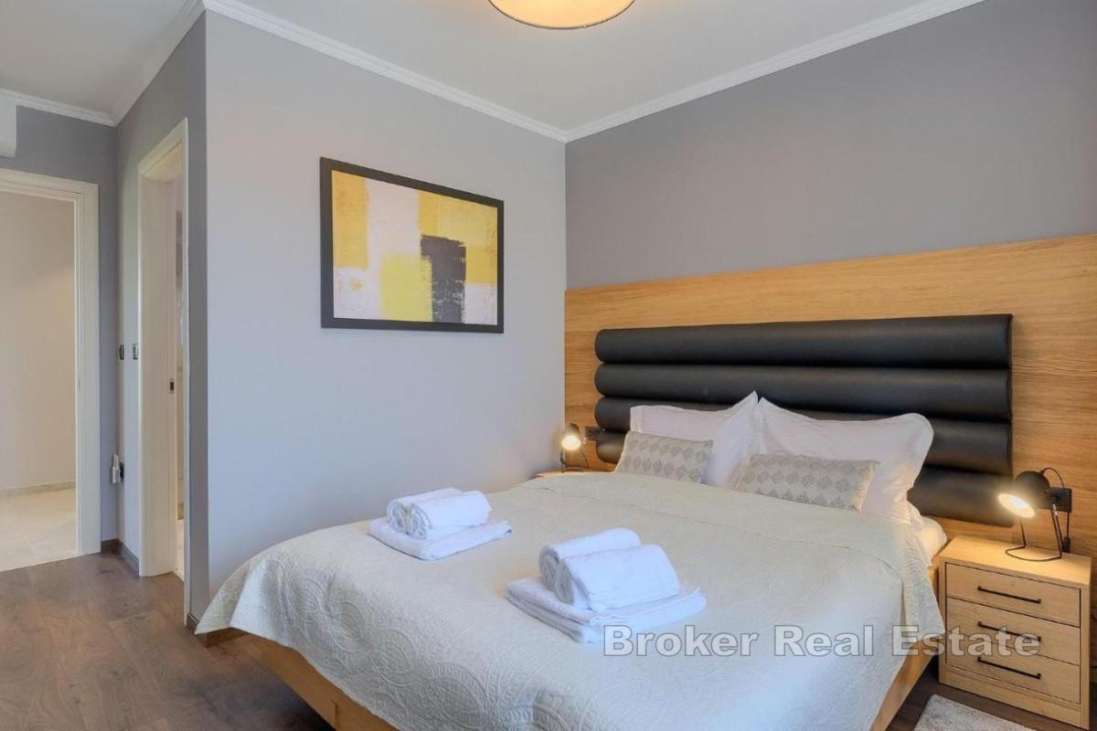 Villa di lusso con piscina in posizione tranquilla