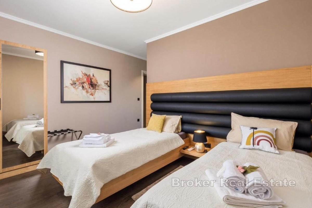 Villa di lusso con piscina in posizione tranquilla