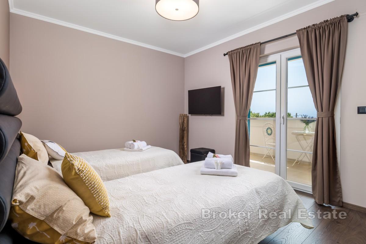 Villa di lusso con piscina in posizione tranquilla