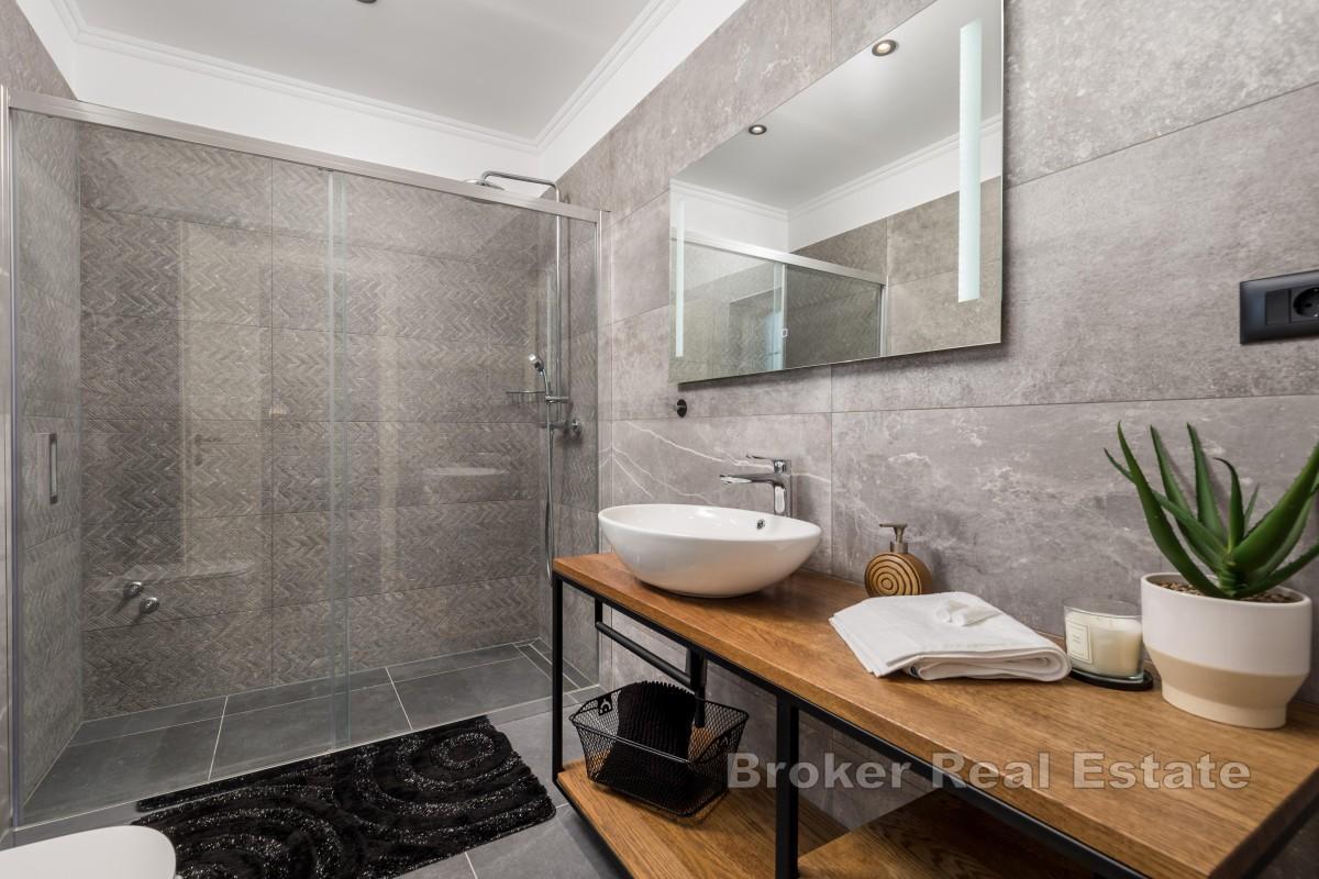 Villa di lusso con piscina in posizione tranquilla