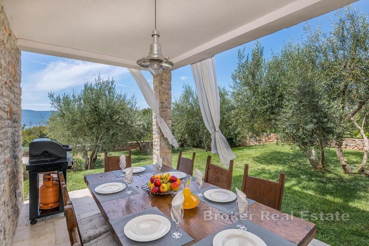 Luxusvilla mit Pool und Meerblick