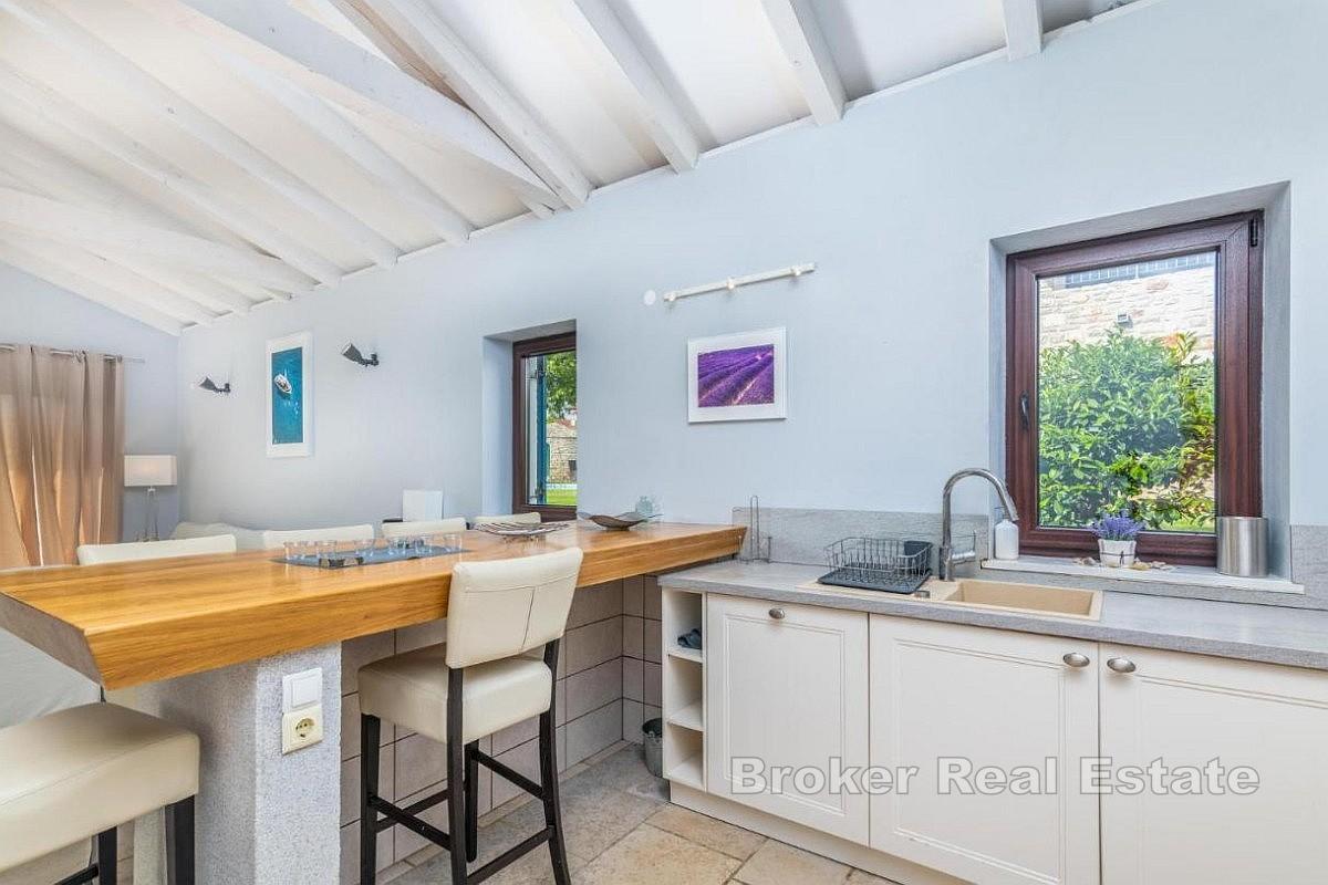 Luxusvilla mit Pool und Meerblick