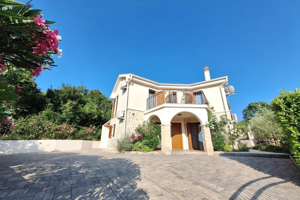 001-1021-30-Krk-House-with-pool-for-sale