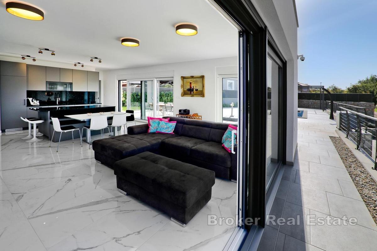 Villa moderne avec vue mer