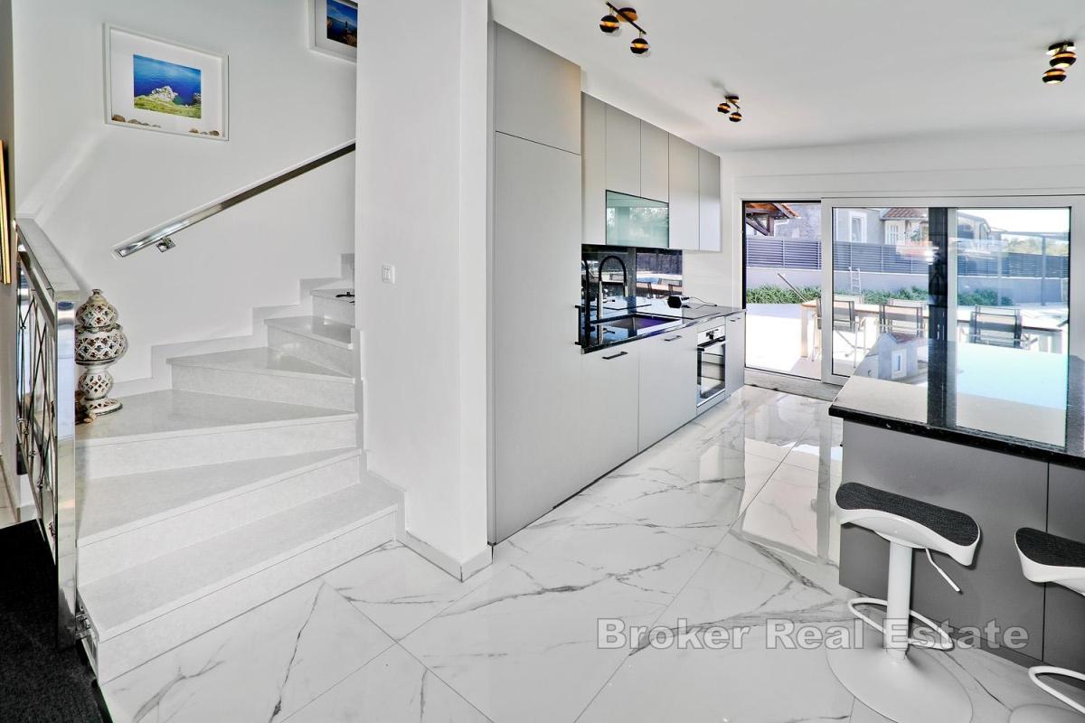 Villa moderne avec vue mer