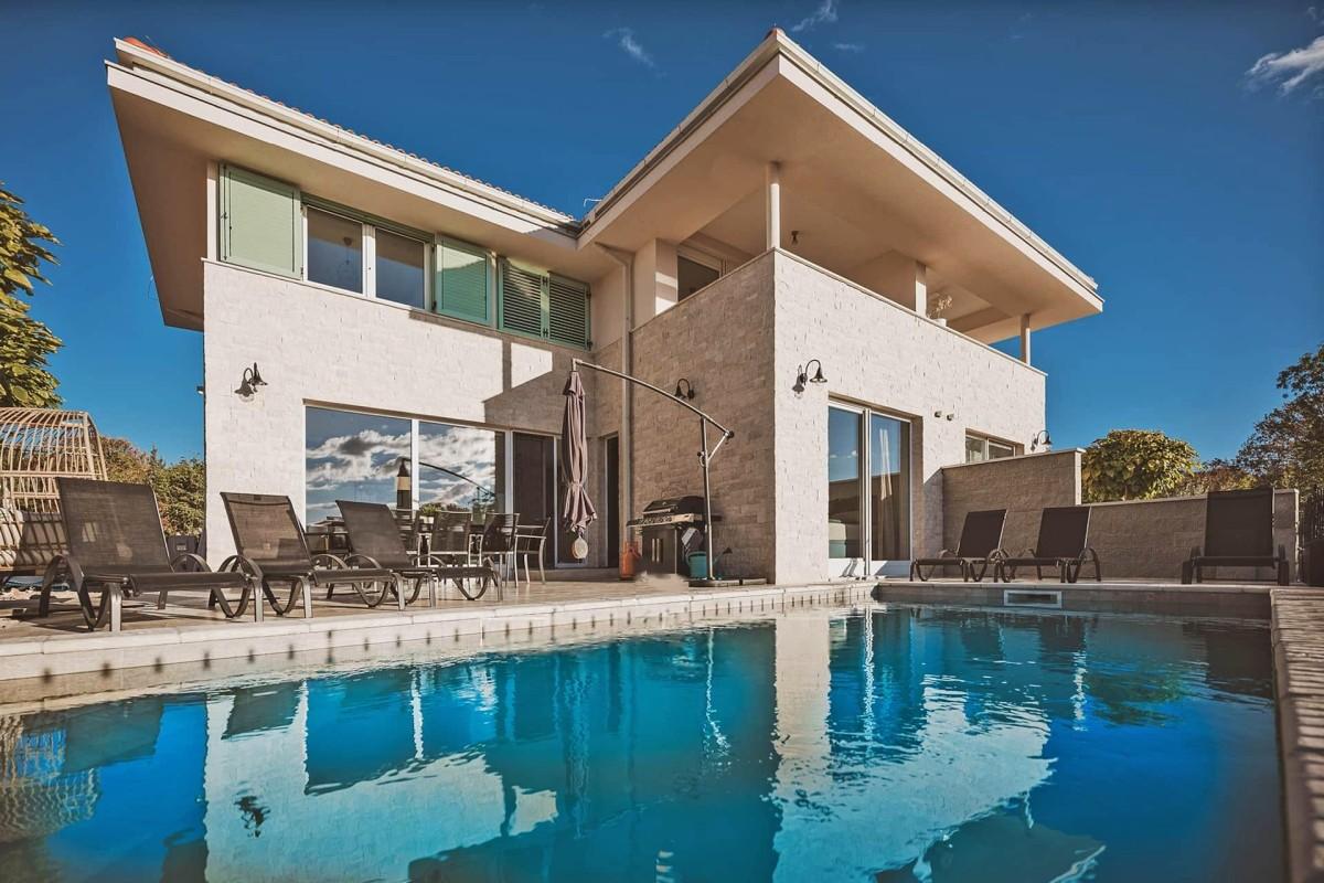 001-1021-35-island-krk-semi-detached-house-with-sea-view-for-sale