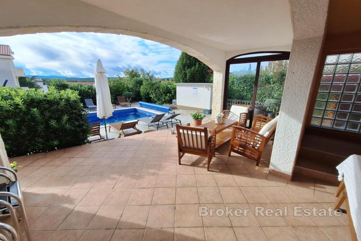 Casa indipendente con piscina vicino al mare