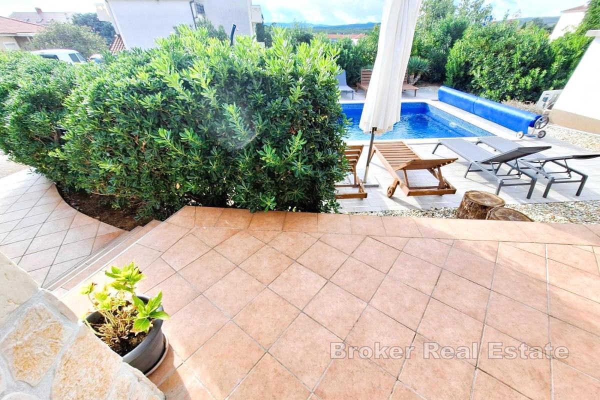 Casa indipendente con piscina vicino al mare