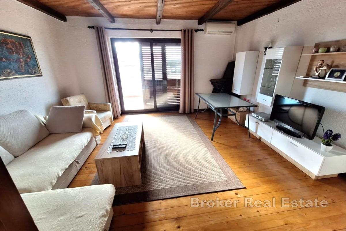 Casa indipendente con piscina vicino al mare