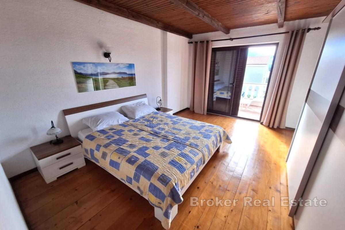 Casa indipendente con piscina vicino al mare