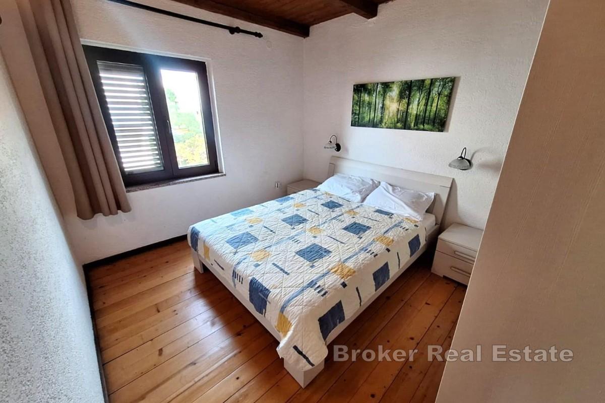 Casa indipendente con piscina vicino al mare