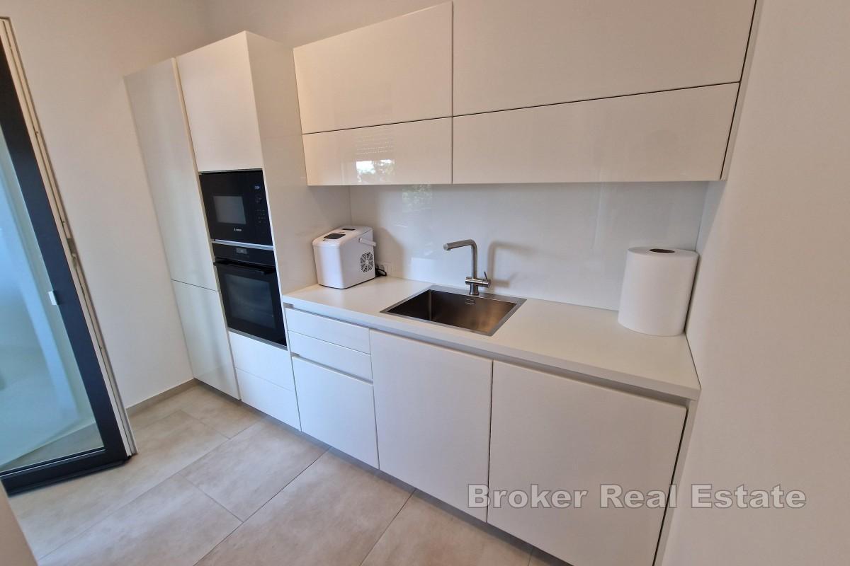 Penthouse s pogledom na more i bazenom