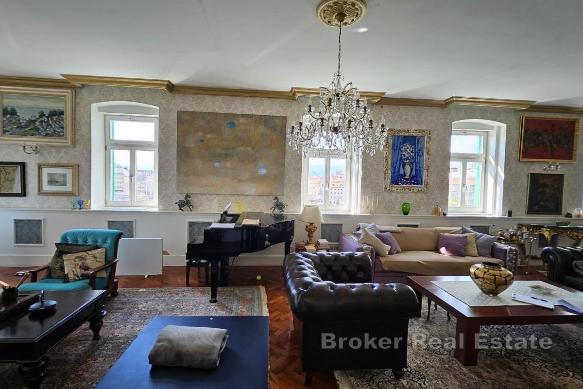 Appartement spacieux et luxueux en plein centre-ville avec spa