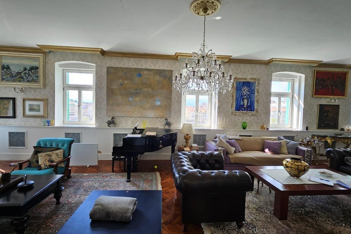 Appartement spacieux et luxueux en plein centre-ville avec spa