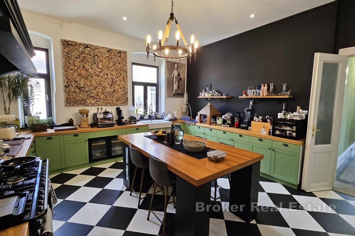 Appartement spacieux et luxueux en plein centre-ville avec spa